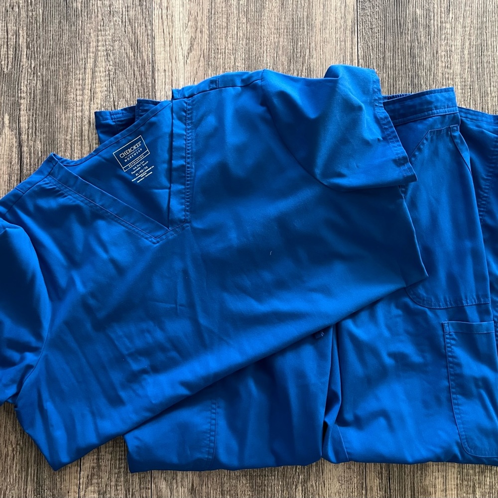 Cherokee Revolution Workwear royal blue scrub set L/XL